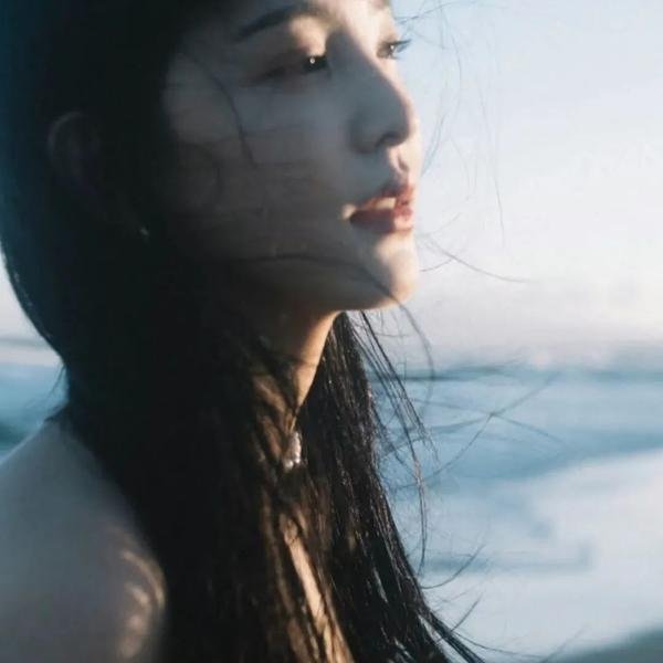 歌唱动荡的青春